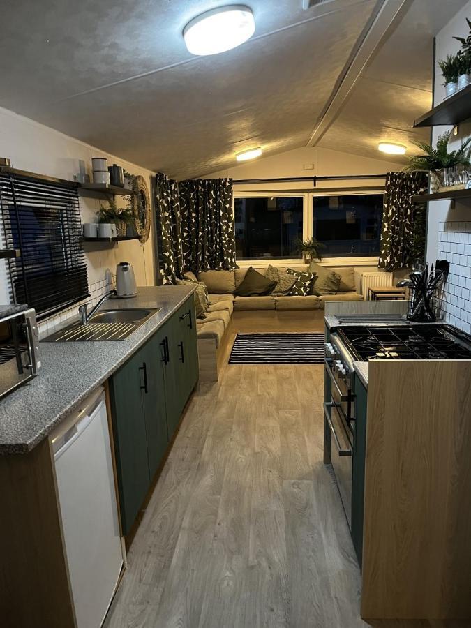 Beautiful 3 Bedroom Caravan With Hot Tub - Tattershall Lakes Exterior photo