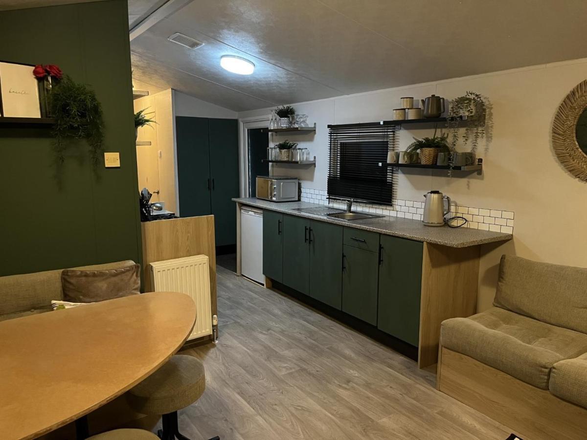 Beautiful 3 Bedroom Caravan With Hot Tub - Tattershall Lakes Exterior photo