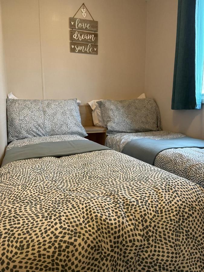 Beautiful 3 Bedroom Caravan With Hot Tub - Tattershall Lakes Exterior photo